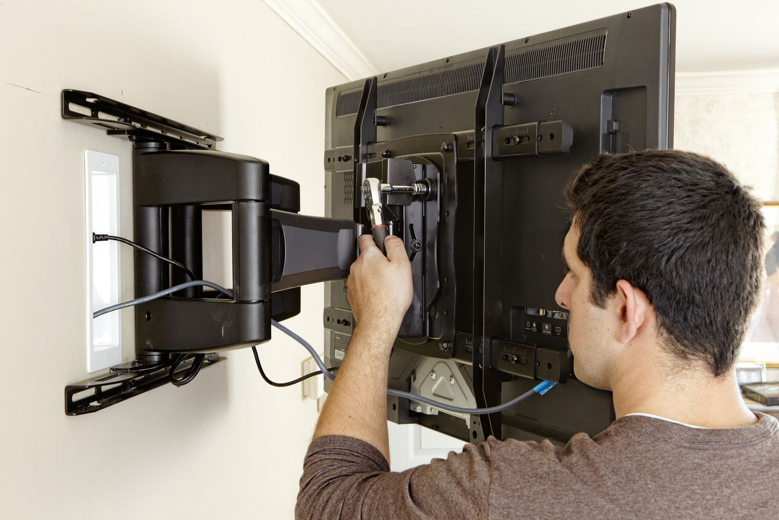 TV WALL MOUNTING
